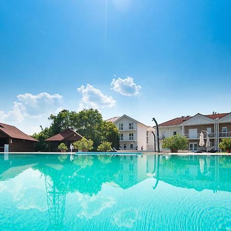 Aranyszarvas Panzio, Etterem Es Grillterasz Daire Dış mekan fotoğraf