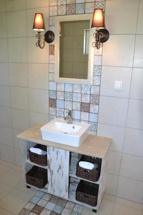 Aranyszarvas Panzio, Etterem Es Grillterasz Daire Dış mekan fotoğraf